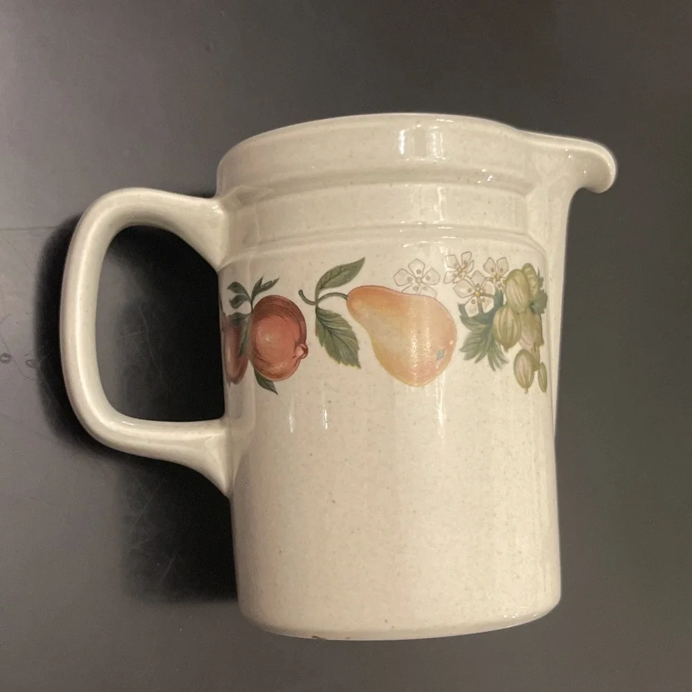 WEDGWOOD QUINCE  INDIVIDUAL‎ CREAMER Discontinued